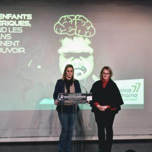 Présentation d'un film pour sensibiliser aux dangers des écrans sur les enfants