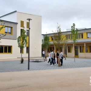 Collège Madeleine Brès à Saint-Fargeau-Ponthierry 