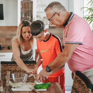 Assistants familiaux avec un enfant
