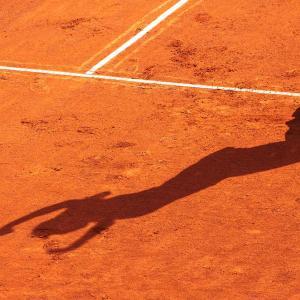 https://seine-et-marne.fr/sites/default/files/styles/300x300/public/media/images/sport-tennis-terrain.jpg?itok=vGzmUBcf