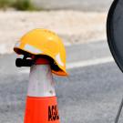 Plot de chantier avec un casque