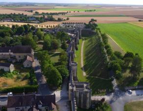Vue sur les contreforts du chateau de Provins