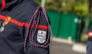 Uniforme d'un sapeur-pompier du SDIS77