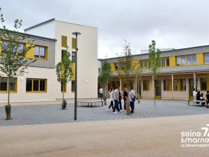Collège Madeleine Brès à Saint-Fargeau-Ponthierry 