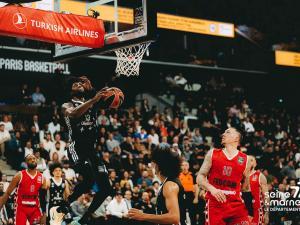 Basketteurs en match