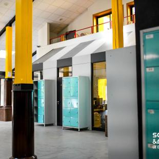 casiers dans un collège