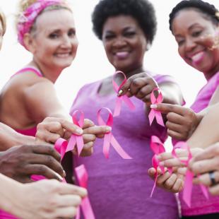 Des femmes rassemblées pour Octobre Rose