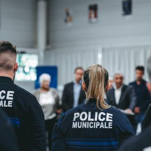 Deux policiers municipaux