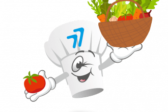 Une toque de chef de cuisine porte un panier de légumes et un fruit