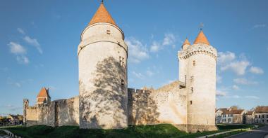 Vue extérieure du château de Blandy-les-Tours