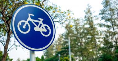 panneau autorisant les cyclistes à circuler à vélo