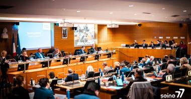 Les élus du Conseil départemental de Seine-et-Marne réunis en séance