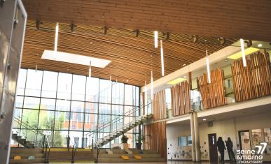 Intérieur du collège de La Maillière à Lognes
