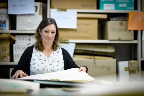 Archiviste aux archives du 77