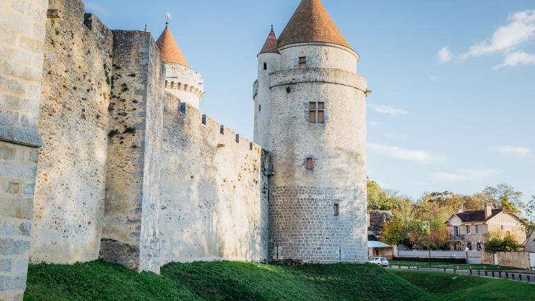 Tours du château de Blandy-les-Tours