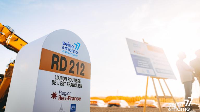 Panneau des travaux de la liaison routière de l'Est francilien