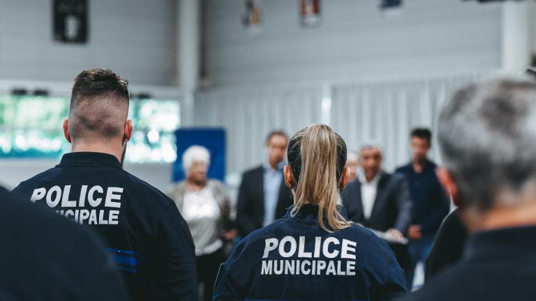 Deux policiers municipaux
